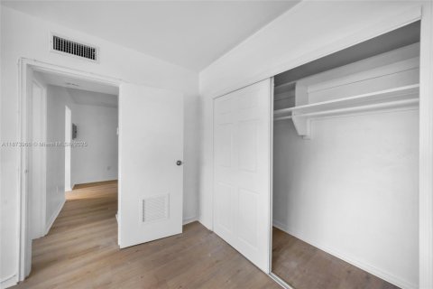 Купить кондоминиум в Бей-Харбор-Айлендс, Флорида 1 спальня, 73.3м2, № 1923155 - фото 22