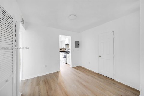 Купить кондоминиум в Бей-Харбор-Айлендс, Флорида 1 спальня, 73.3м2, № 1923155 - фото 15