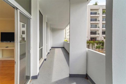 Снять в аренду кондоминиум в Корал-Гейблс, Флорида 1 спальня, 72.46м2, № 2049628 - фото 18