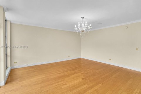 Снять в аренду кондоминиум в Корал-Гейблс, Флорида 1 спальня, 72.46м2, № 2049628 - фото 9