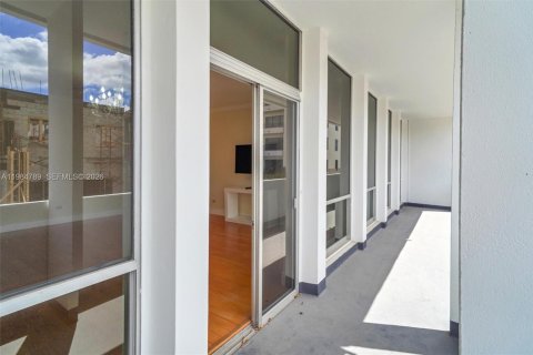 Снять в аренду кондоминиум в Корал-Гейблс, Флорида 1 спальня, 72.46м2, № 2049628 - фото 19