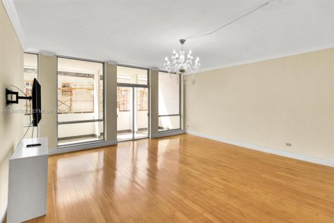 Снять в аренду кондоминиум в Корал-Гейблс, Флорида 1 спальня, 72.46м2, № 2049628 - фото 6