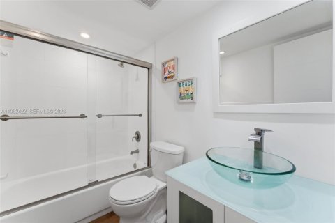 Condominio en venta en Key Biscayne, Florida, 2 dormitorios, 121.79 m2 № 2045253 - foto 8