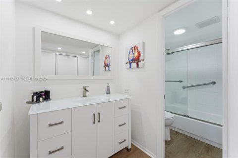 Condominio en venta en Key Biscayne, Florida, 2 dormitorios, 121.79 m2 № 2045253 - foto 13