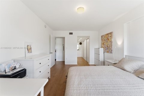 Condominio en venta en Key Biscayne, Florida, 2 dormitorios, 121.79 m2 № 2045253 - foto 12