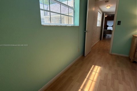 Condominio en venta en Miami, Florida, 1 dormitorio, 86.86 m2 № 1706078 - foto 8