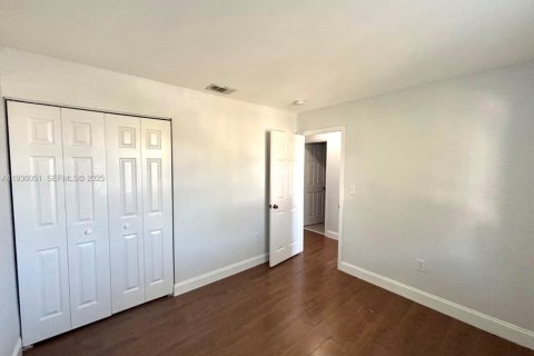 Снять в аренду таунхаус в Майами, Флорида 4 спальни, 154.87м2, № 1994232 - фото 20