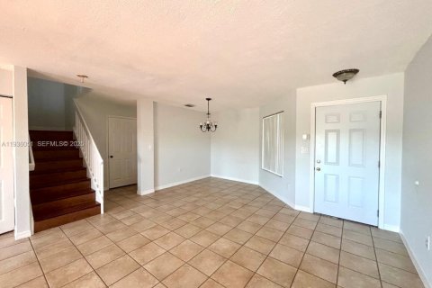 Снять в аренду таунхаус в Майами, Флорида 4 спальни, 154.87м2, № 1994232 - фото 6