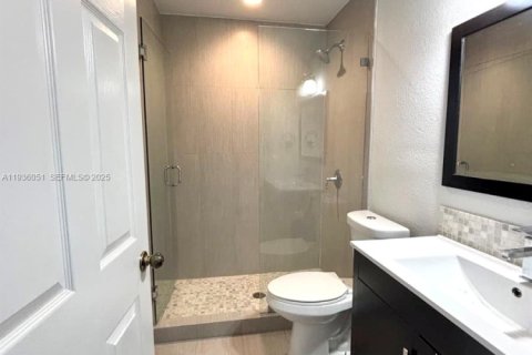 Снять в аренду таунхаус в Майами, Флорида 4 спальни, 154.87м2, № 1994232 - фото 16