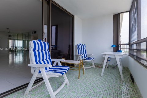 Condominio en venta en Hallandale Beach, Florida, 2 dormitorios, 130.06 m2 № 2169385 - foto 10