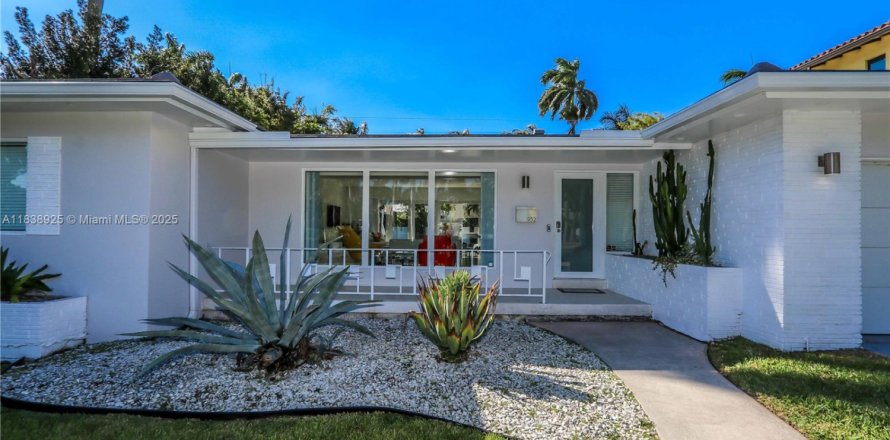 Casa en Hollywood, Florida 3 dormitorios, 178.47 m2 № 1830494