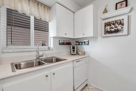 Copropriété à vendre à Royal Palm Beach, Floride: 2 chambres, 101.08 m2 № 2146676 - photo 14