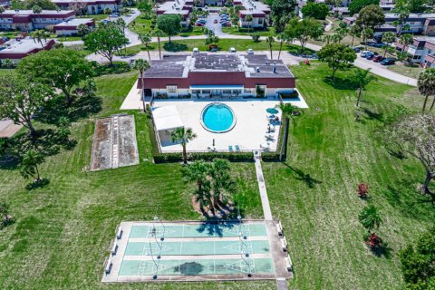 Copropriété à vendre à Royal Palm Beach, Floride: 2 chambres, 101.08 m2 № 2146676 - photo 17