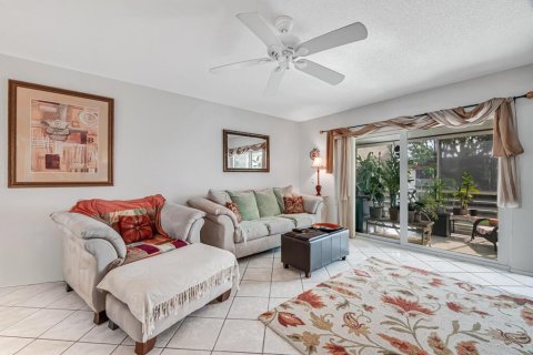 Copropriété à vendre à Royal Palm Beach, Floride: 2 chambres, 101.08 m2 № 2146676 - photo 3