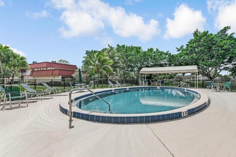 Copropriété à vendre à Royal Palm Beach, Floride: 2 chambres, 101.08 m2 № 2146676 - photo 23