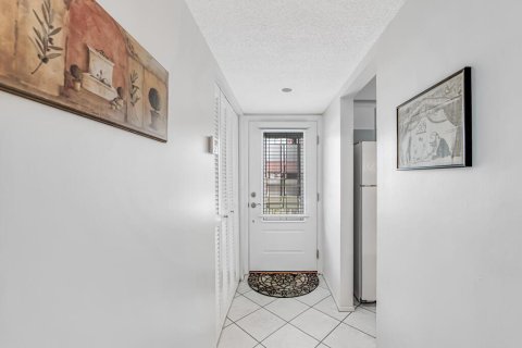 Copropriété à vendre à Royal Palm Beach, Floride: 2 chambres, 101.08 m2 № 2146676 - photo 6