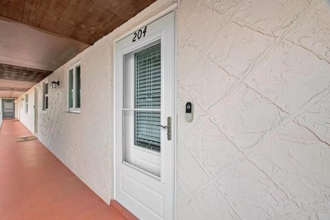 Copropriété à vendre à Royal Palm Beach, Floride: 2 chambres, 101.08 m2 № 2146676 - photo 2