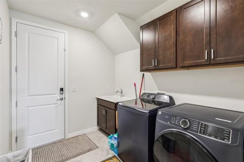 Casa en venta en Winter Garden, Florida, 5 dormitorios, 398.83 m2 № 1906232 - foto 20