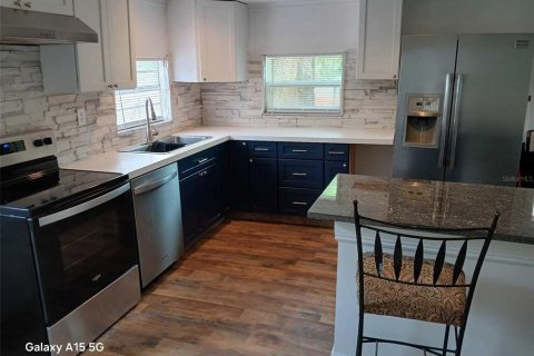 Villa ou maison à vendre à Ocala, Floride: 2 chambres, 83.61 m2 № 1900581 - photo 6