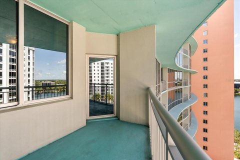 Condo in Orlando, Florida, 2 bedrooms  № 1804888 - photo 24