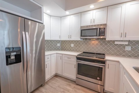 Condo in Orlando, Florida, 2 bedrooms  № 1804888 - photo 8