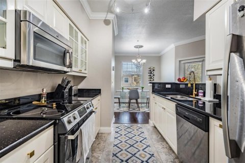 Condo in Tampa, Florida, 2 bedrooms  № 1586238 - photo 8