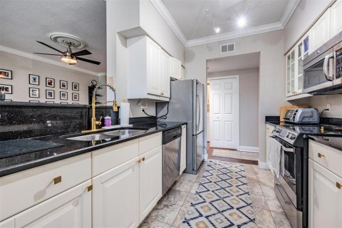 Condo in Tampa, Florida, 2 bedrooms  № 1586238 - photo 6