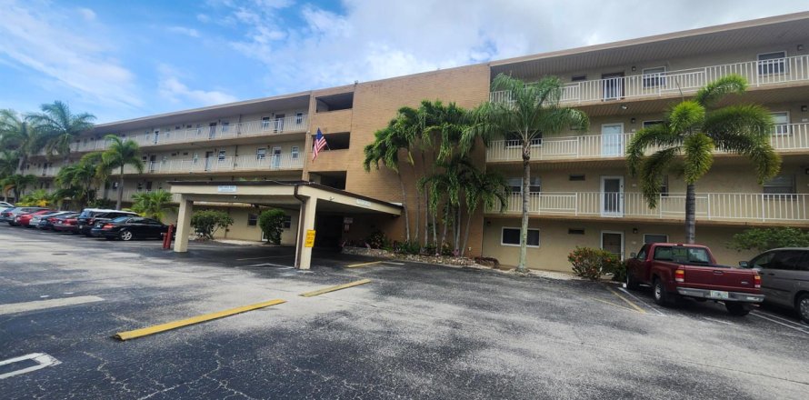 Condo in Boynton Beach, Florida, 2 bedrooms № 2182191