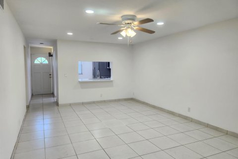 Condo in Boynton Beach, Florida, 2 bedrooms № 2182191 - photo 7