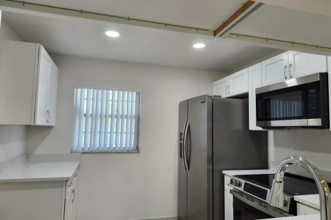 Condo in Boynton Beach, Florida, 2 bedrooms № 2182191 - photo 4