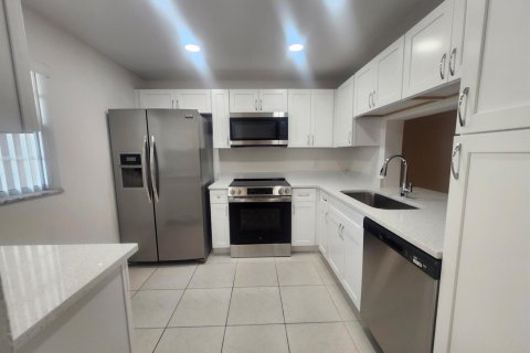 Condo in Boynton Beach, Florida, 2 bedrooms № 2182191 - photo 3