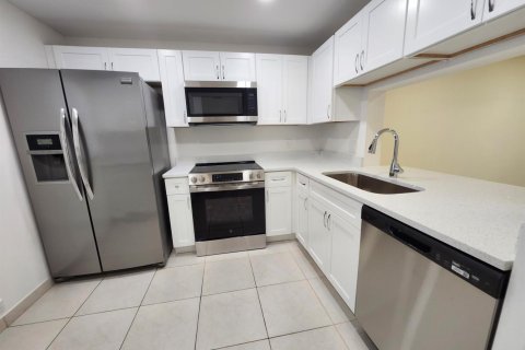 Condo in Boynton Beach, Florida, 2 bedrooms № 2182191 - photo 5