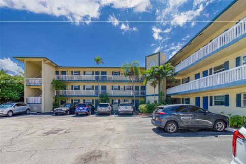 Condominio en venta en Fort Lauderdale, Florida, 2 dormitorios, 83.61 m2 № 2024622 - foto 25