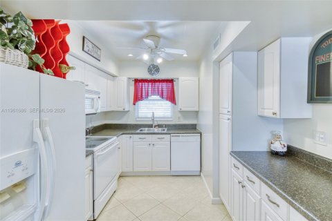 Condominio en venta en Fort Lauderdale, Florida, 2 dormitorios, 83.61 m2 № 2024622 - foto 8