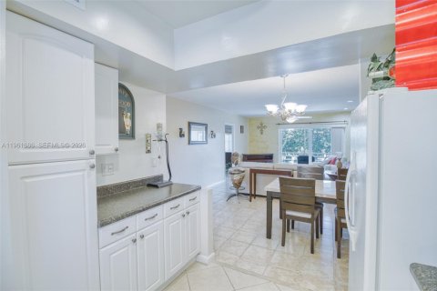 Condominio en venta en Fort Lauderdale, Florida, 2 dormitorios, 83.61 m2 № 2024622 - foto 9