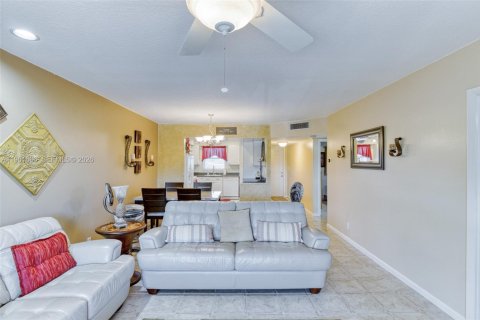 Condominio en venta en Fort Lauderdale, Florida, 2 dormitorios, 83.61 m2 № 2024622 - foto 3