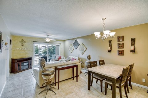 Condominio en Fort Lauderdale, Florida, 2 dormitorios  № 2024622