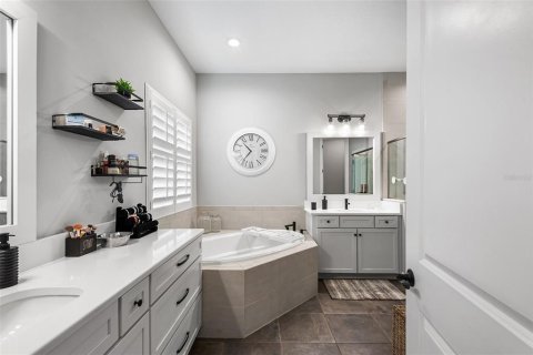 Villa ou maison à louer à New Port Richey, Floride: 5 chambres, 310.94 m2 № 2420436 - photo 16