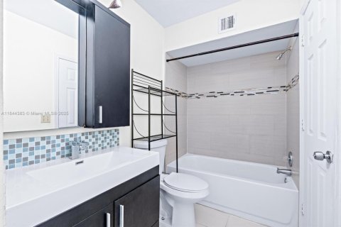 Condo in West Palm Beach, Florida, 2 bedrooms  № 1839622 - photo 14