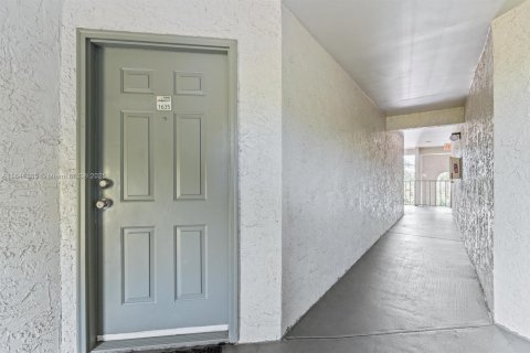Condo in West Palm Beach, Florida, 2 bedrooms  № 1839622 - photo 22