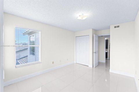 Condo in West Palm Beach, Florida, 2 bedrooms  № 1839622 - photo 10