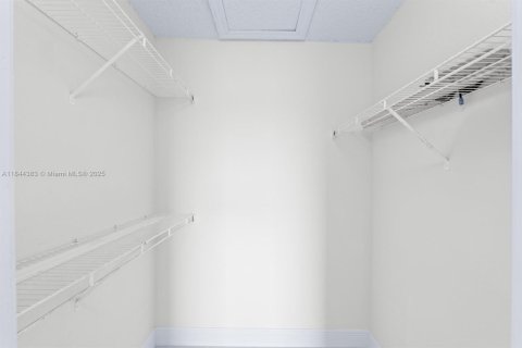 Condo in West Palm Beach, Florida, 2 bedrooms  № 1839622 - photo 18