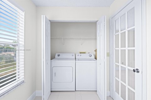 Condo in West Palm Beach, Florida, 2 bedrooms  № 1839622 - photo 9