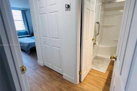 Condo in Hallandale Beach, Florida, 1 bedroom № 2028307 - photo 20