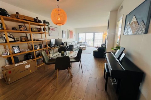 Condo in Hallandale Beach, Florida, 1 bedroom № 2028307 - photo 6