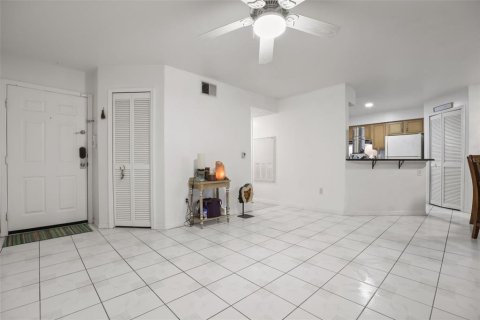 Copropriété à vendre à Orlando, Floride: 2 chambres, 100.33 m2 № 2229635 - photo 4