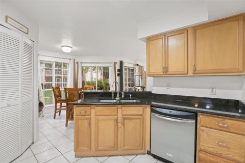 Copropriété à vendre à Orlando, Floride: 2 chambres, 100.33 m2 № 2229635 - photo 7