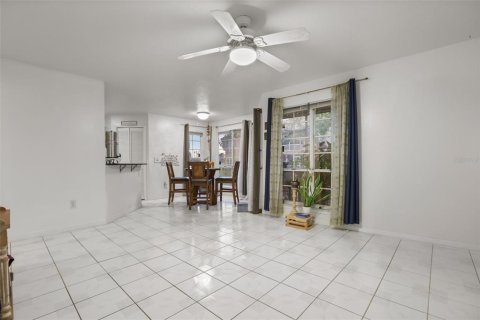 Copropriété à vendre à Orlando, Floride: 2 chambres, 100.33 m2 № 2229635 - photo 3