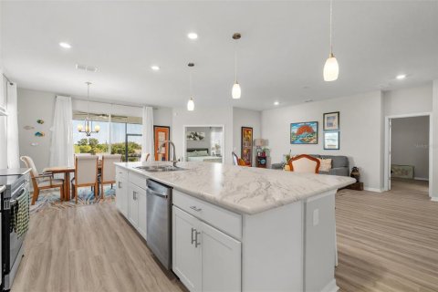 Casa en venta en Davenport, Florida, 4 dormitorios, 189.61 m2 № 2195973 - foto 11