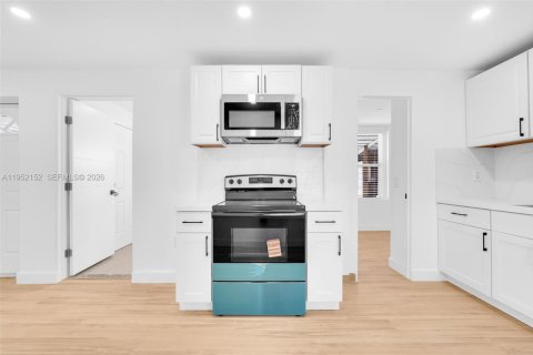 Снять в аренду квартиру в Холливуд, Флорида 3 спальни, 155.15м2, № 2009349 - фото 11